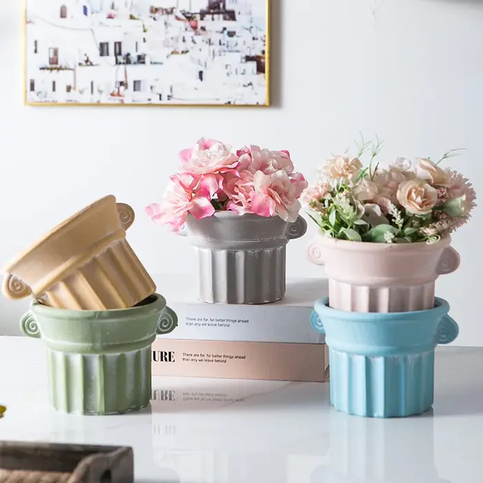 Pot de fleurs en céramique de style européen avec trous et plateau