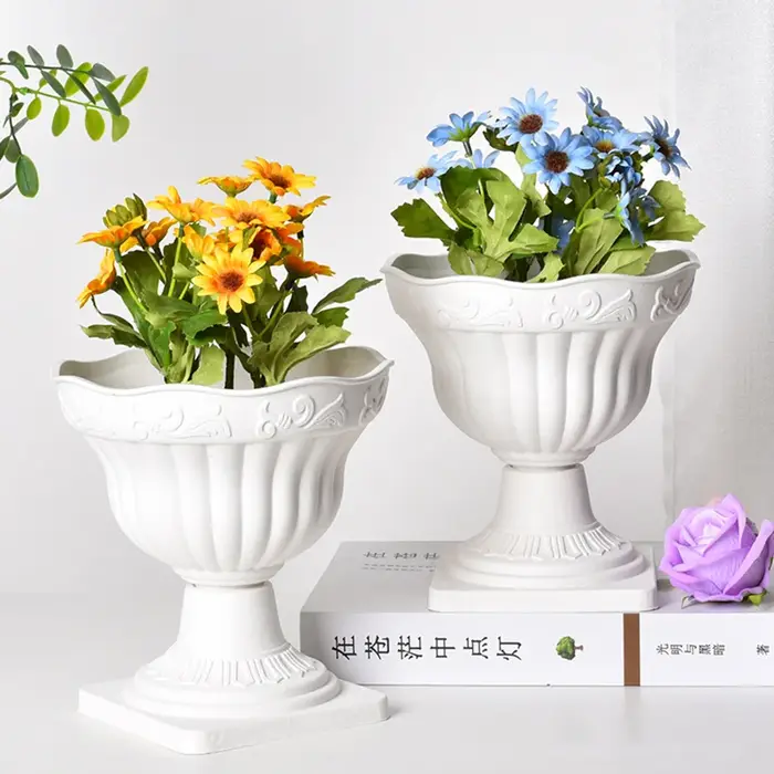 Vases en plastique simples pour plantes
