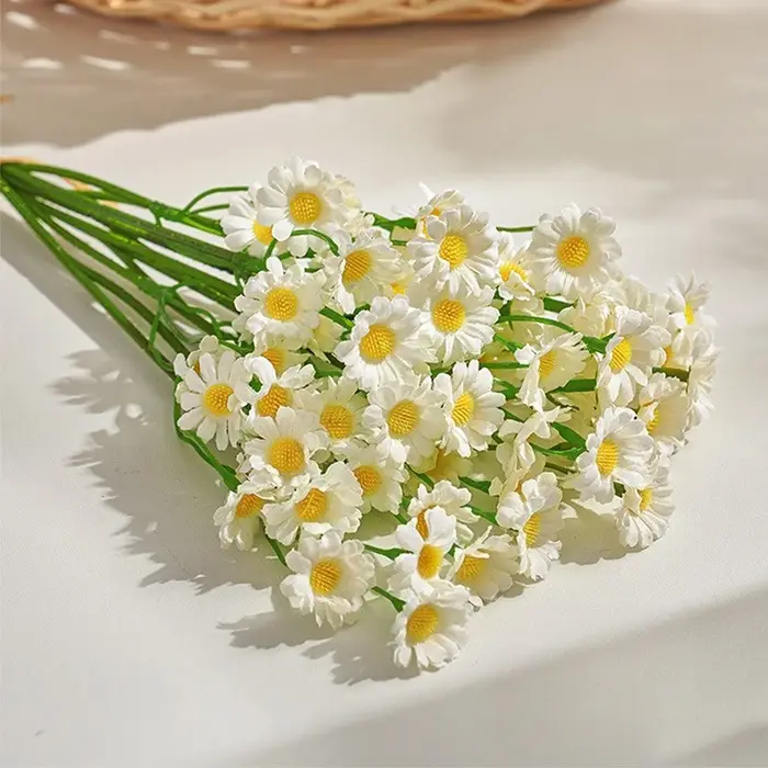 Petite fleur artificielle en soie, type marguerite, pour arrangement de table de banquet, avec fauss