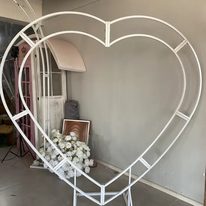 Support de fleur en forme de coeur