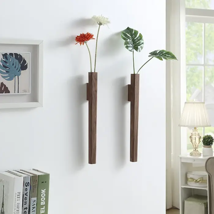 Vase à fleurs suspendu en bois massif