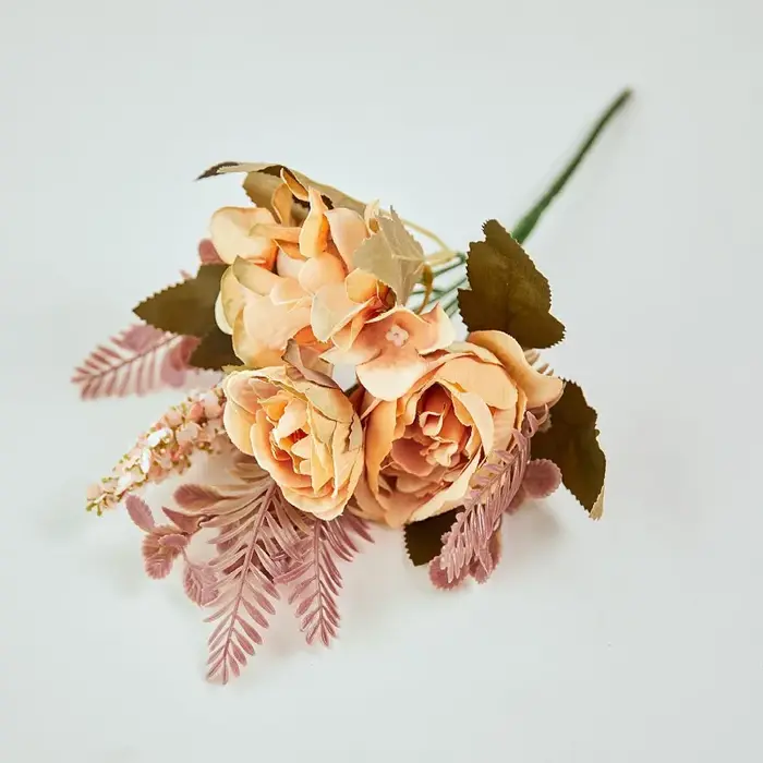 Fleurs artificielles d'automne