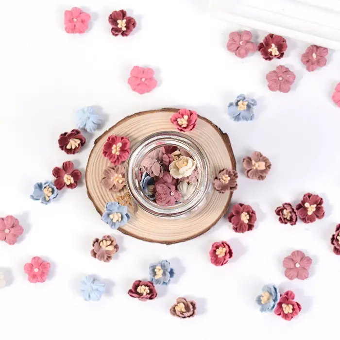 Mini têtes de fleurs artificielles pour la décoration intérieure