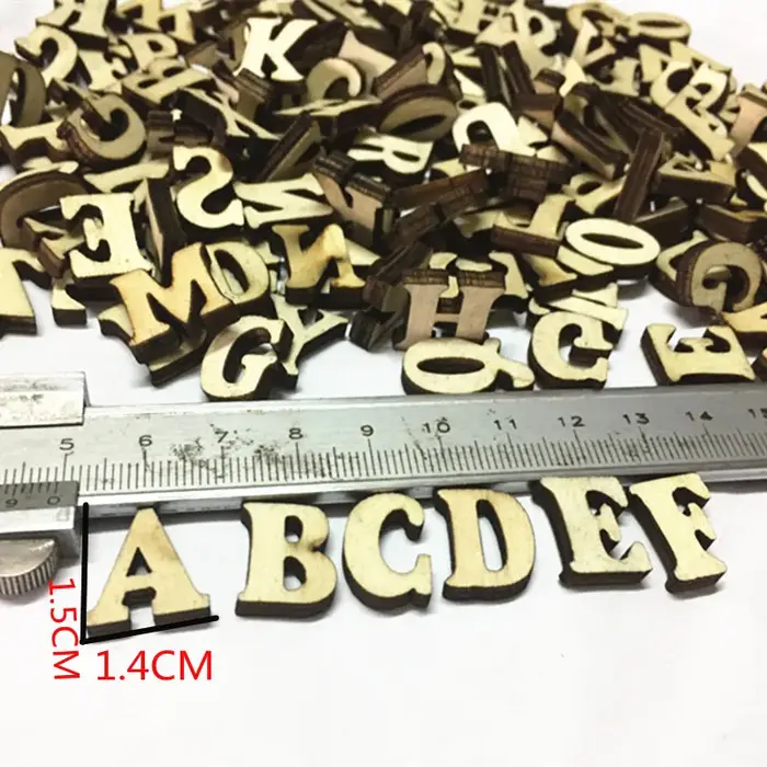 Style rustique majuscule lettres en bois Alphabet disques découpés