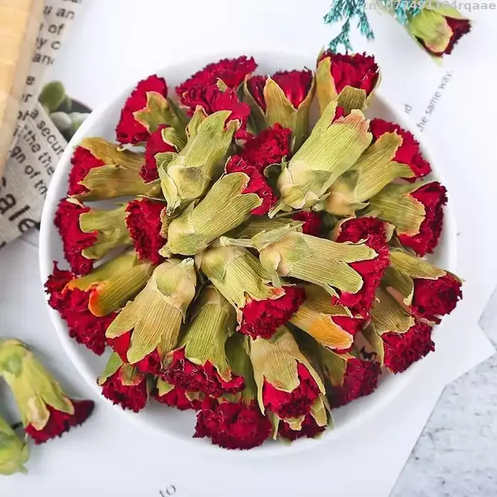 Fleurs séchées d'œillet rouge naturel pour la décoration intérieure