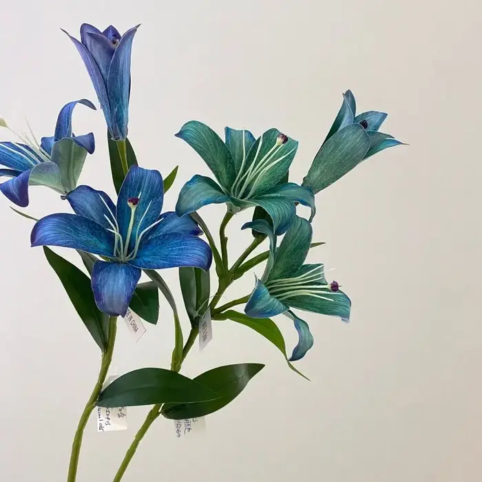 3 Têtes de fleurs artificielles de lys, finition peinture à l'huile, 73 cm de longueur, bouquet de lys en soie, style luxe léger, tige de lys simulée