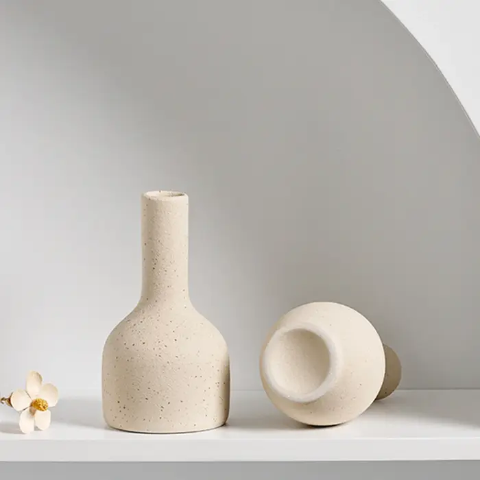 Vase en céramique nordique