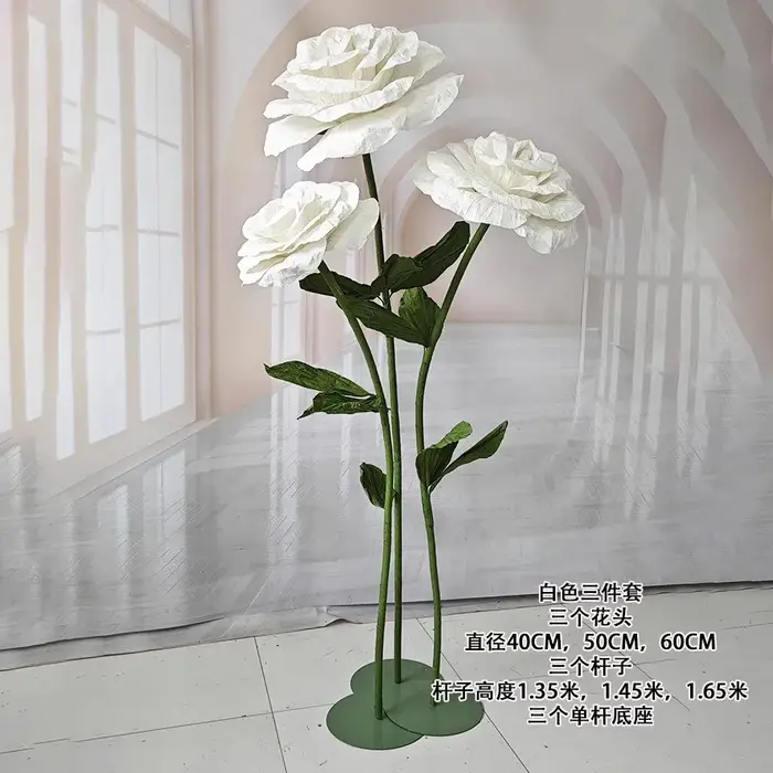 Supports de fleurs roses en papier