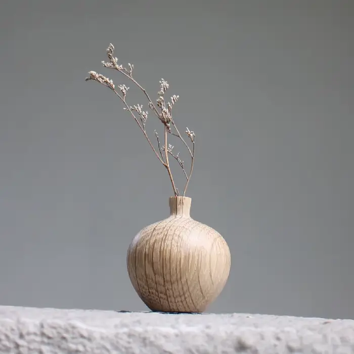 Mini vase à fleurs sèches en bois massif