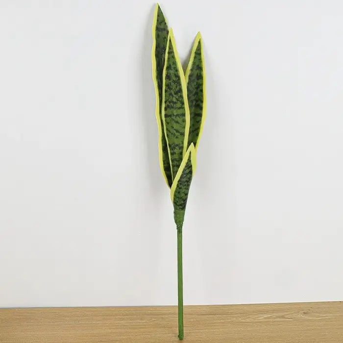 Plantes de serpent artificielles 22 ", fausse Agave en PVC, fausse plante Sansevieria pour intérieur