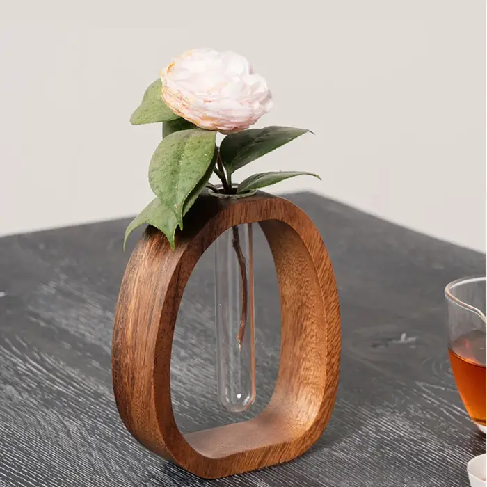 Vase en bois massif pour fleurs