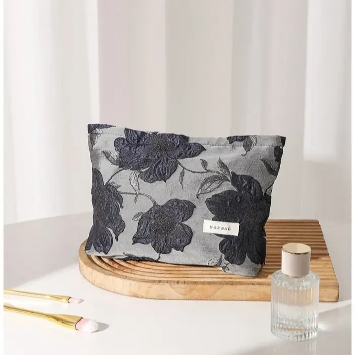 Nouveau sac cosmétique coréen de broderie florale