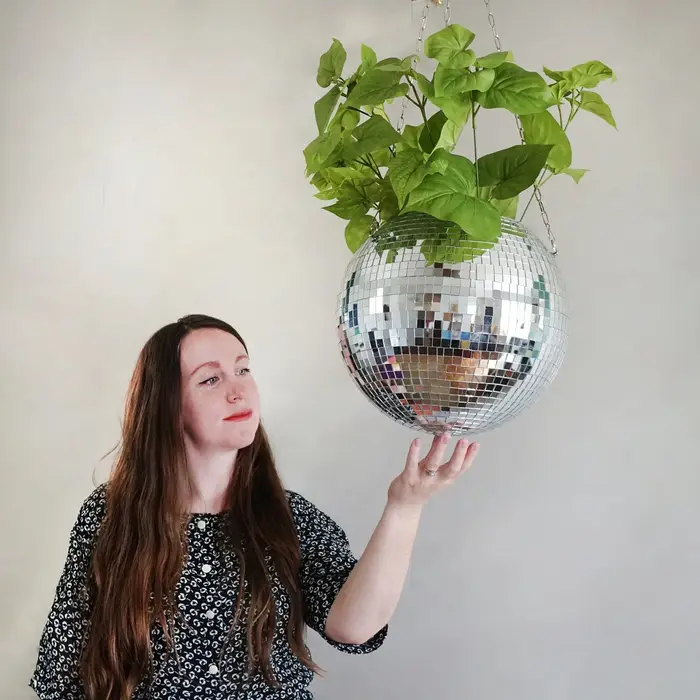 Jardinière de boule de miroir Disco suspendue d'inspiration bohème, artisanale Unique, auto-arrosage