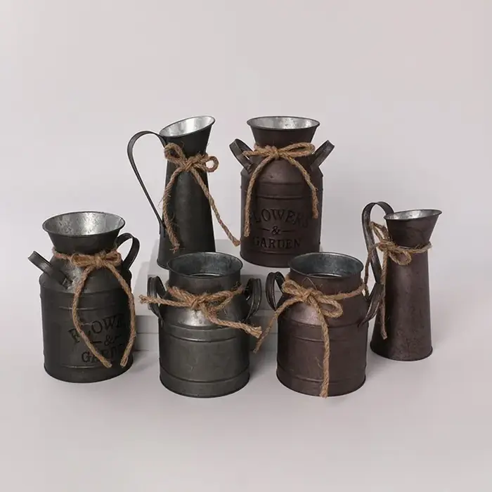 Pot de fleurs vintage en fer