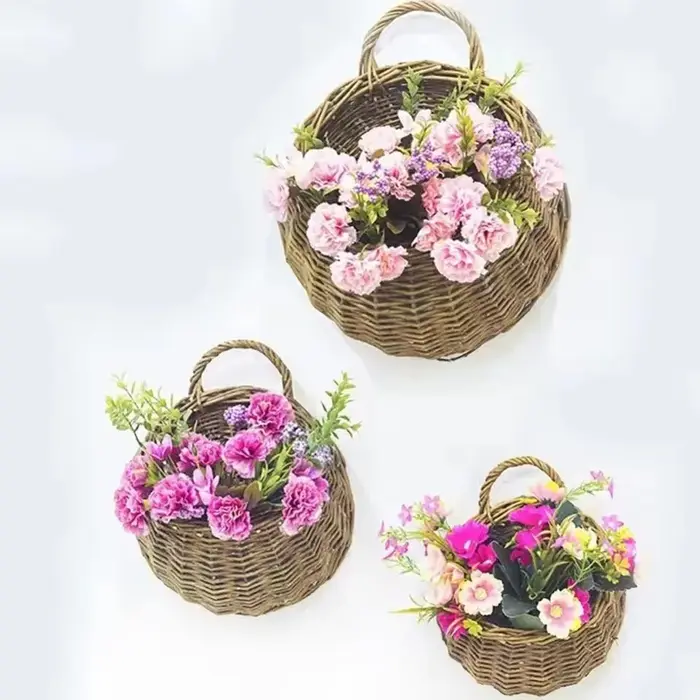 Jardinière de fleurs en rotin et osier faite à la main