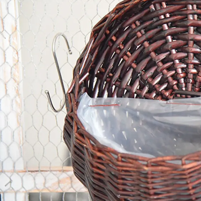 Panier mural de jardin en rotin fait main