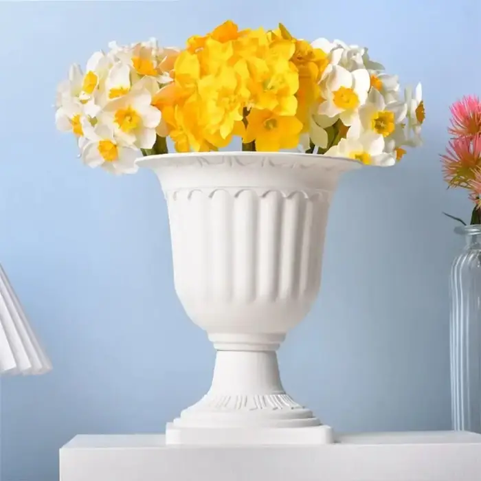 Mini pot de fleurs en plastique