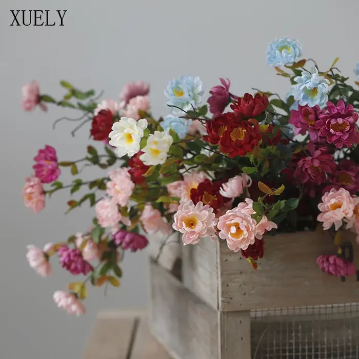 Fleurs de marguerite de soie de chrysanthème rétro