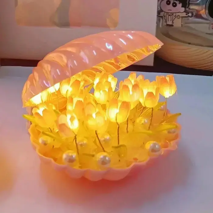 Lampe de nuit tulipe coquillage faite à la main