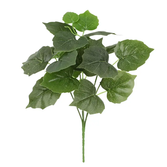 Plusieurs plantes vertes simulées