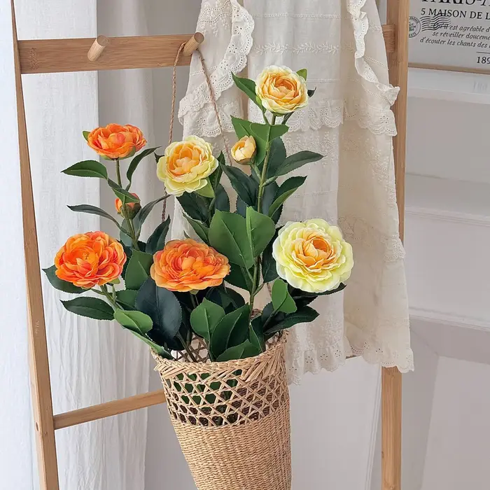 Branche de camélia artificielle 20.86 pouces