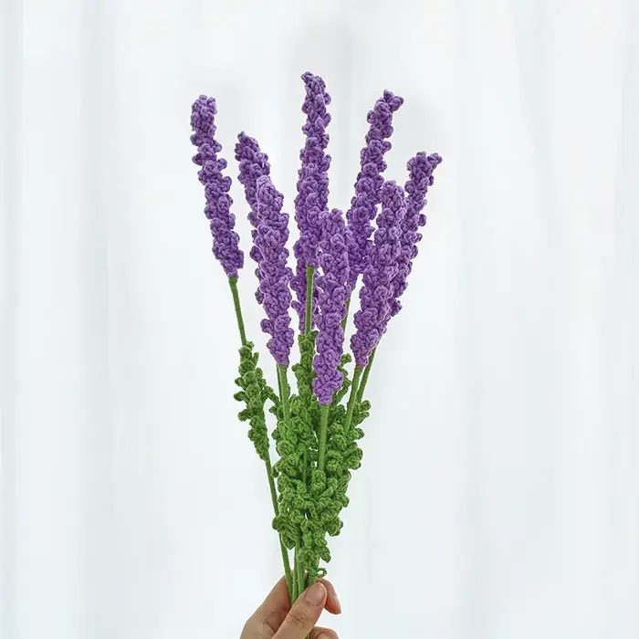 Fleurs de laine tissées à la la lavande