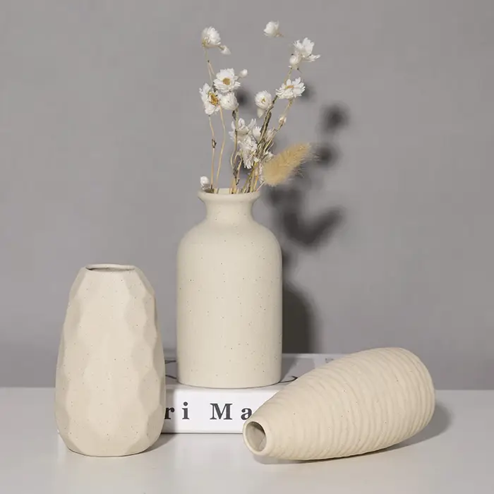 Vase à fleurs en céramique rétro