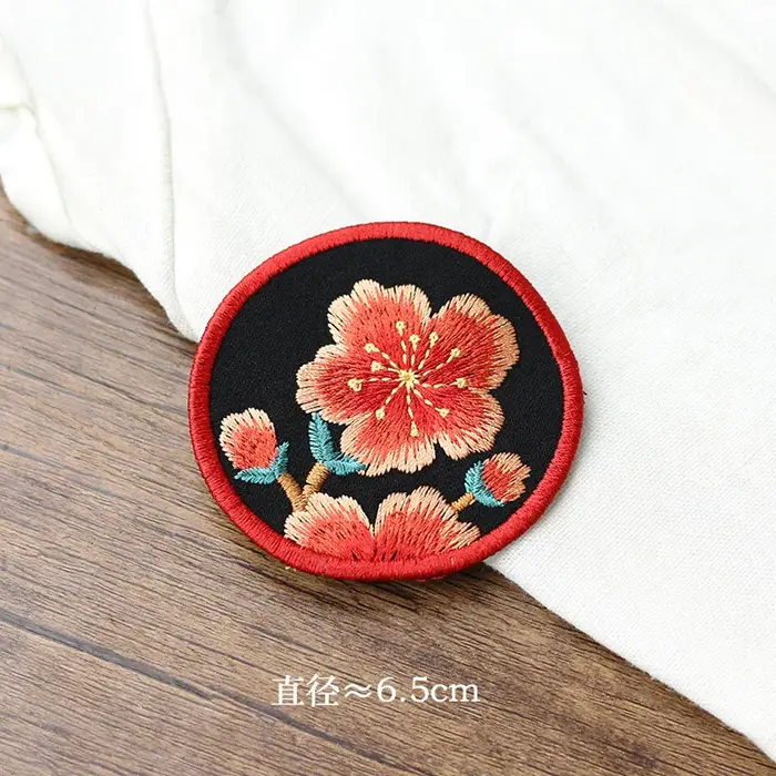 Patchs ronds brodés de fleurs à la mode pour vêtements