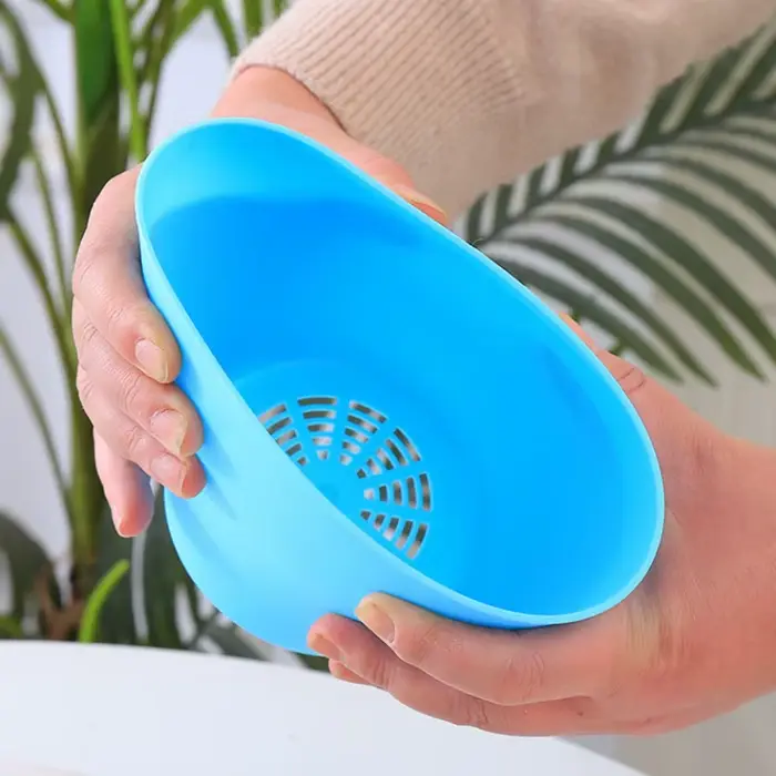Pots de fleurs en plastique