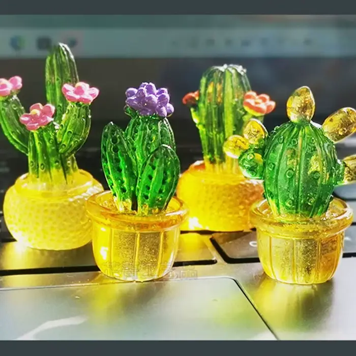 Décoration Cactus Cartoon en Résine Transparente