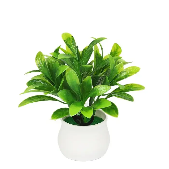 Plantes artificielles vertes bonsaï