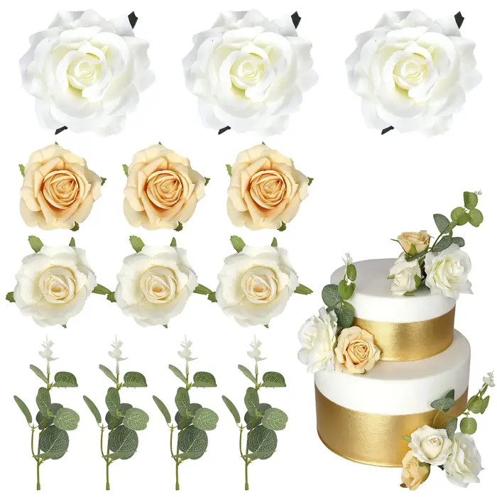 Décoration de gâteau bohème avec des fleurs blanches, des hortensias et de l'eucalyptus, pour mariag