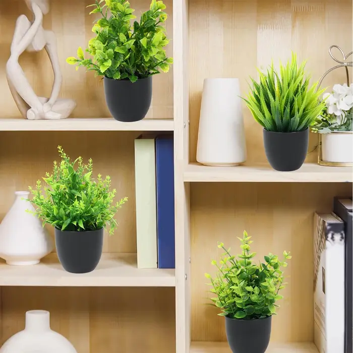 Plantes artificielles en pot