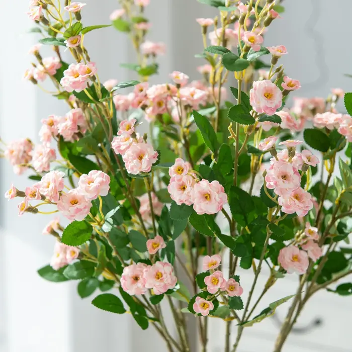 Bouquet de marguerites artificielles fait à la main