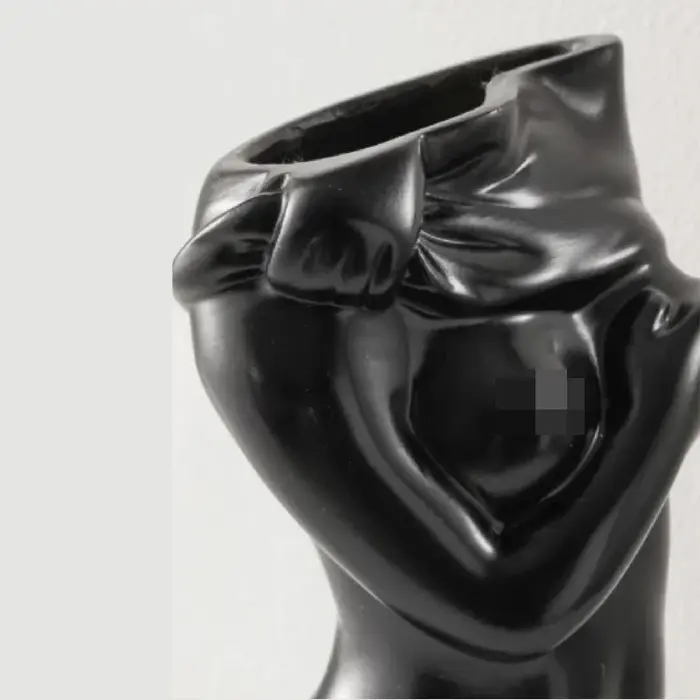 Vase en résine de règle nordique