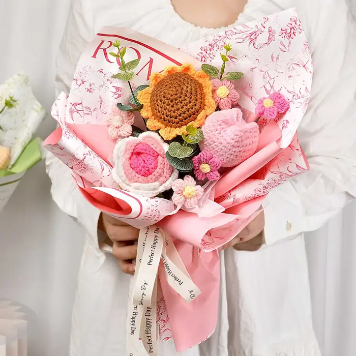Bouquets de fleurs de tulipes au crochet faits à la main