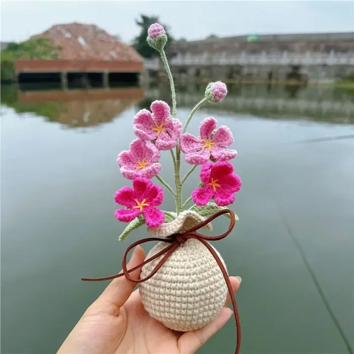 Pot de fleurs au crochet mignon