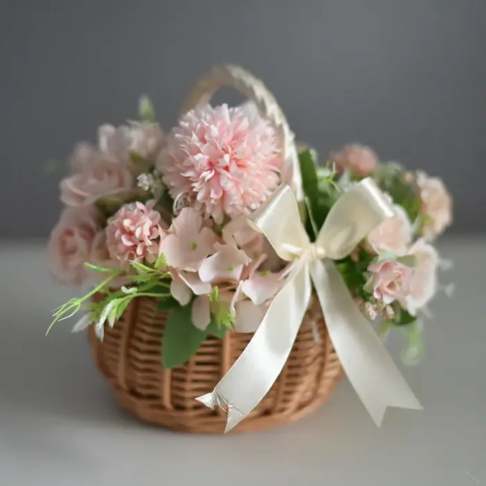Panier à fleurs tissé en rotin