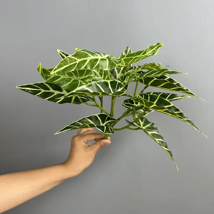 Lot de 6 plantes artificielles en plastique