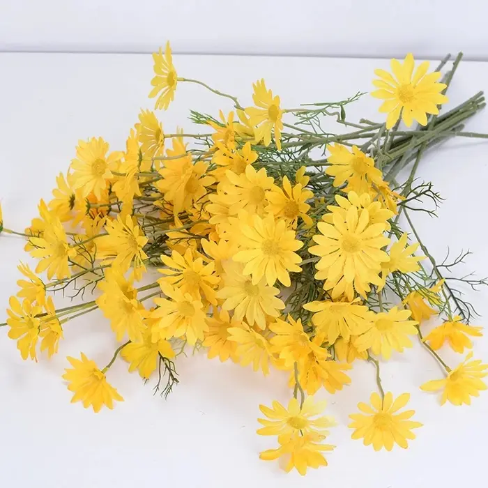 Fleur de simulation de chrysanthème néerlandais