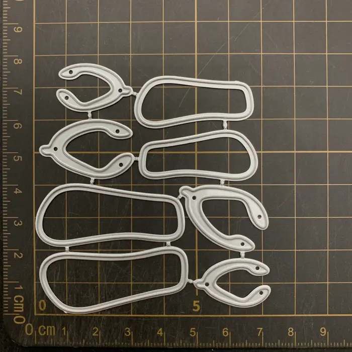 Matrices de découpe en métal