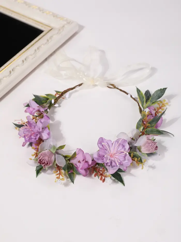 Couronne de fleurs artificielles bleues fraîches