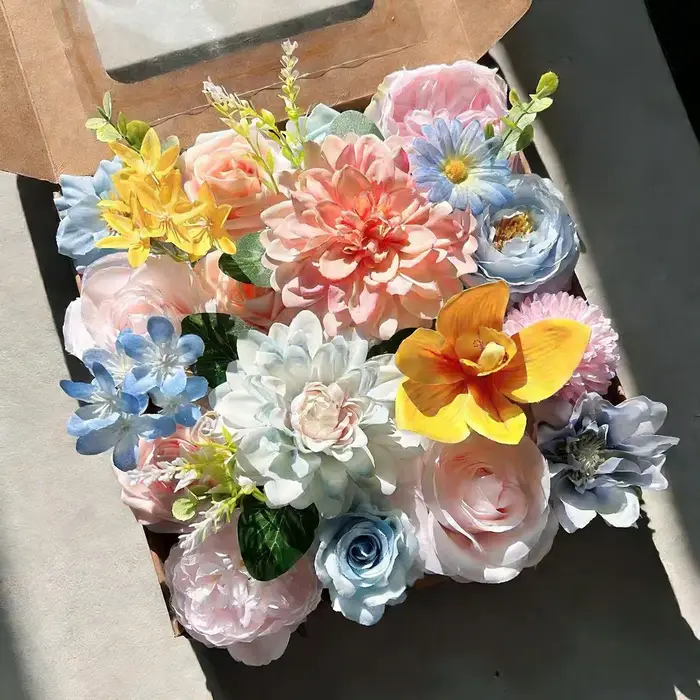 Boîte de fleurs artificielles bleu océan avec tiges pour bouquets de mariage DIY