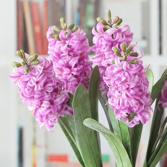 Arrangement de fleurs de jacinthe artificielle violette