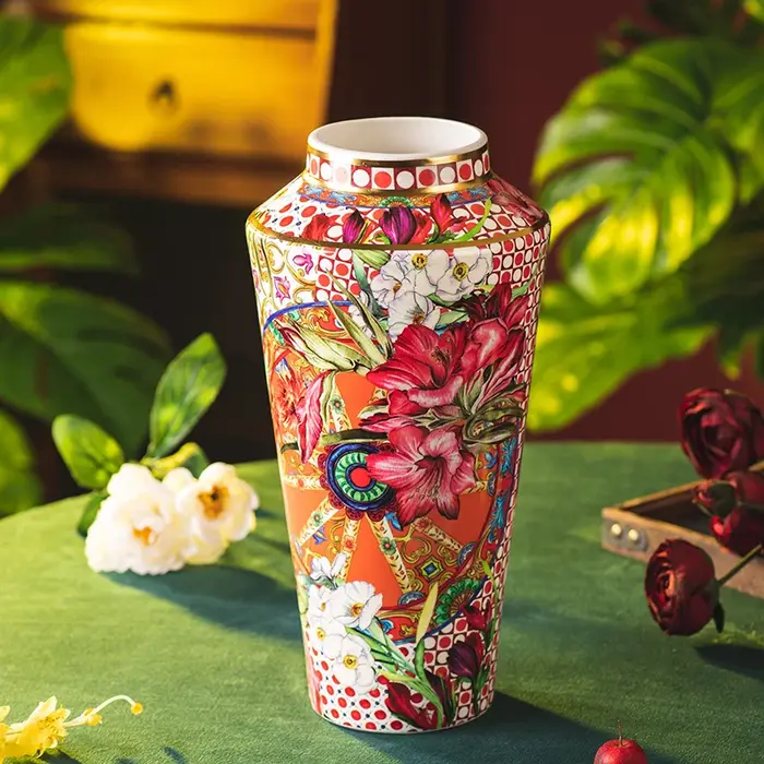 Vase en céramique, pièce de décoration pour la maison