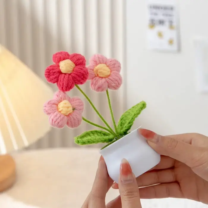 Fleurs au crochet en pot