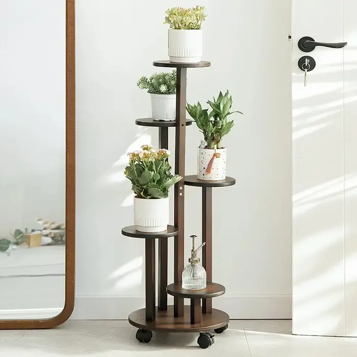 Support roulant pour plantes en bambou