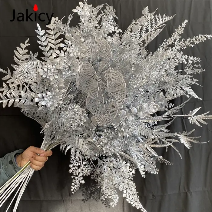 Série argent fleurs feuilles scène de mariage fête rangée
