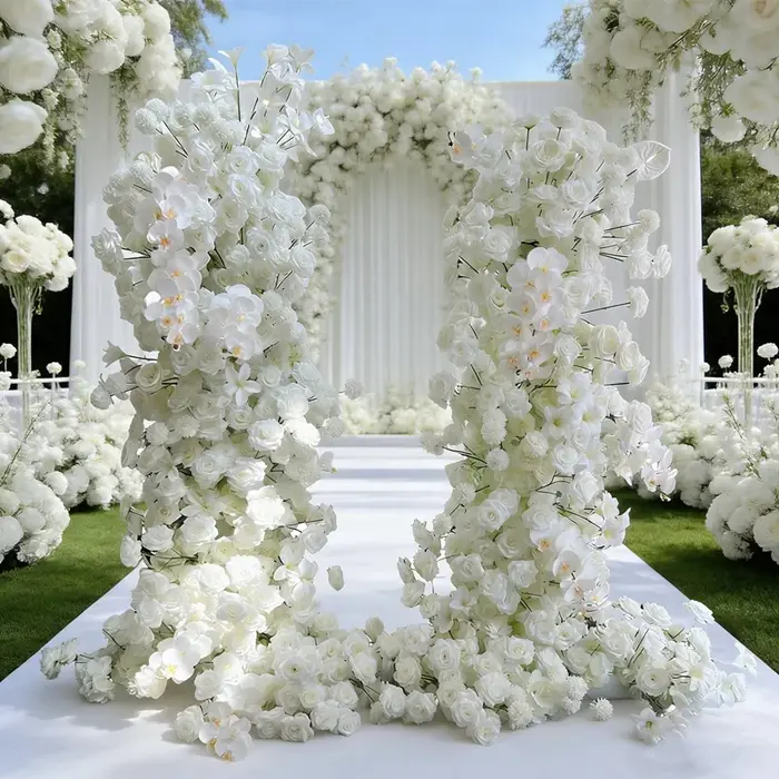 Arrangement floral 5D en pompons de roses et orchidées blanches pour arche de mariage