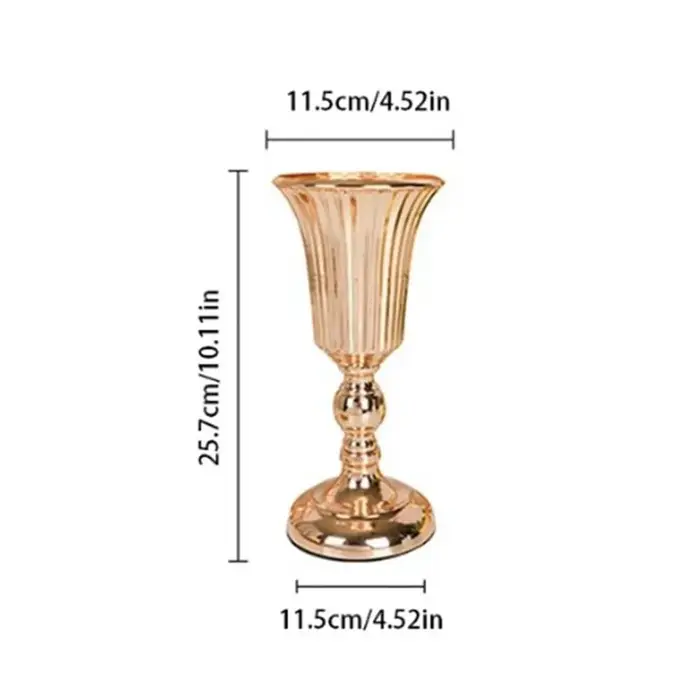 Vase romantique en fer forgé doré
